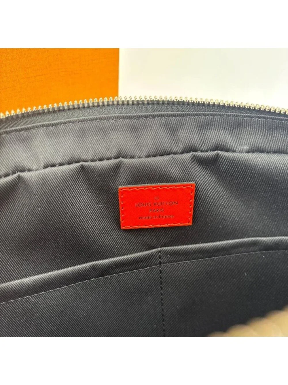 Louis Vuitton Epi Damier Graphite Messenger Bag Black